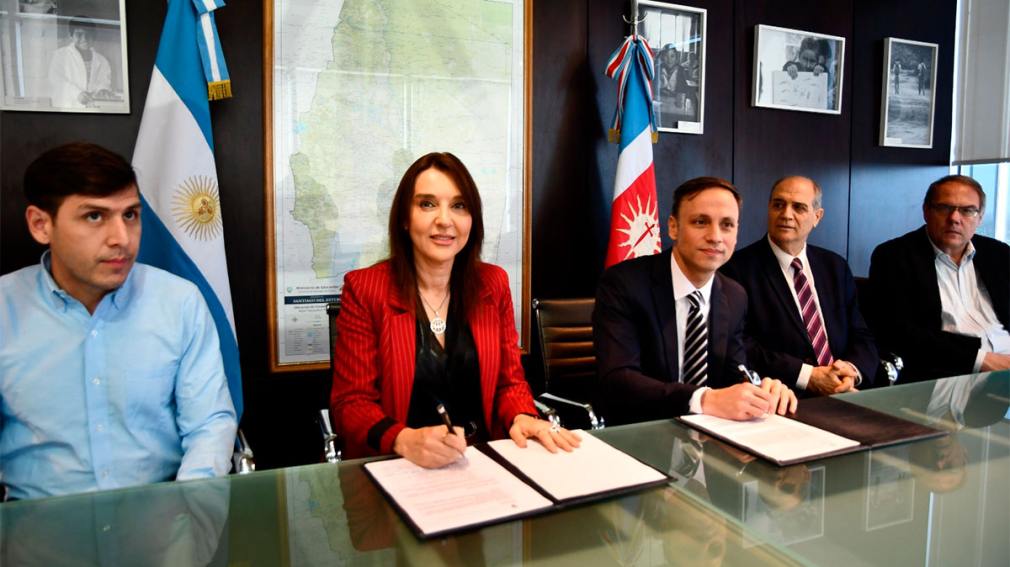 El Gobierno provincial firmó un convenio de cooperación con el Colegio de Psicólogos
