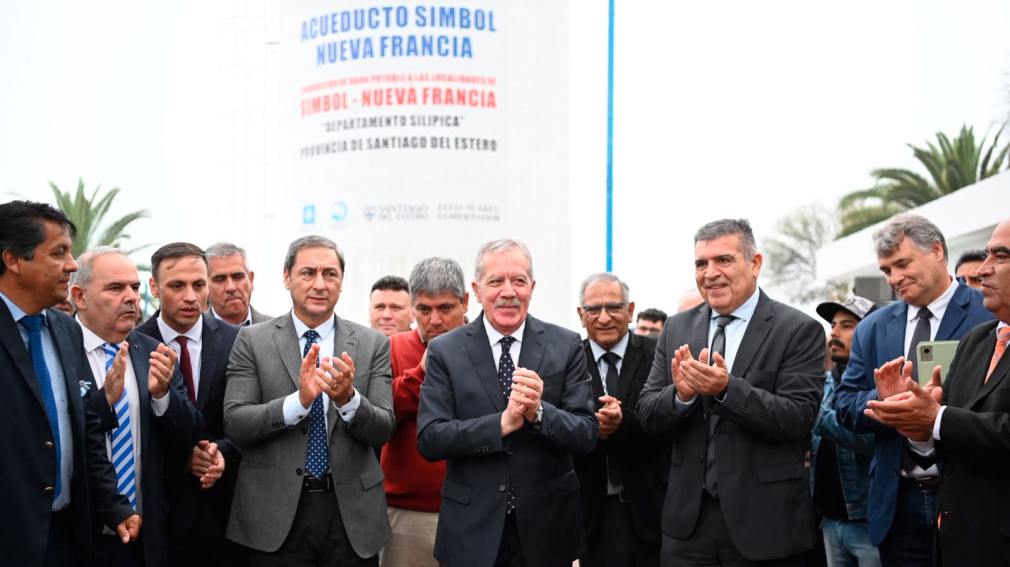 El gobernador Elías Suárez inauguró el acueducto y viviendas sociales en El Simbol y Nueva Francia
