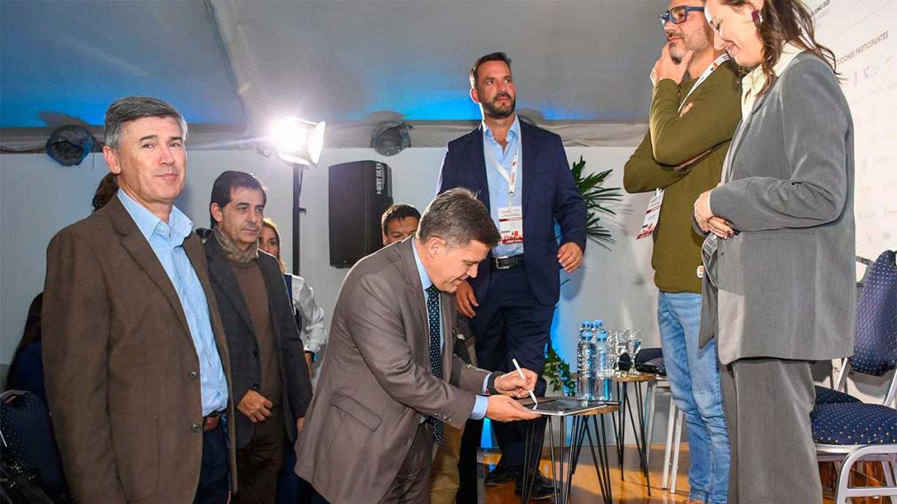 La Municipalidad adhirió a la Carta Argentina para el desarrollo de ciudades inteligentes, sostenibles y humanas
